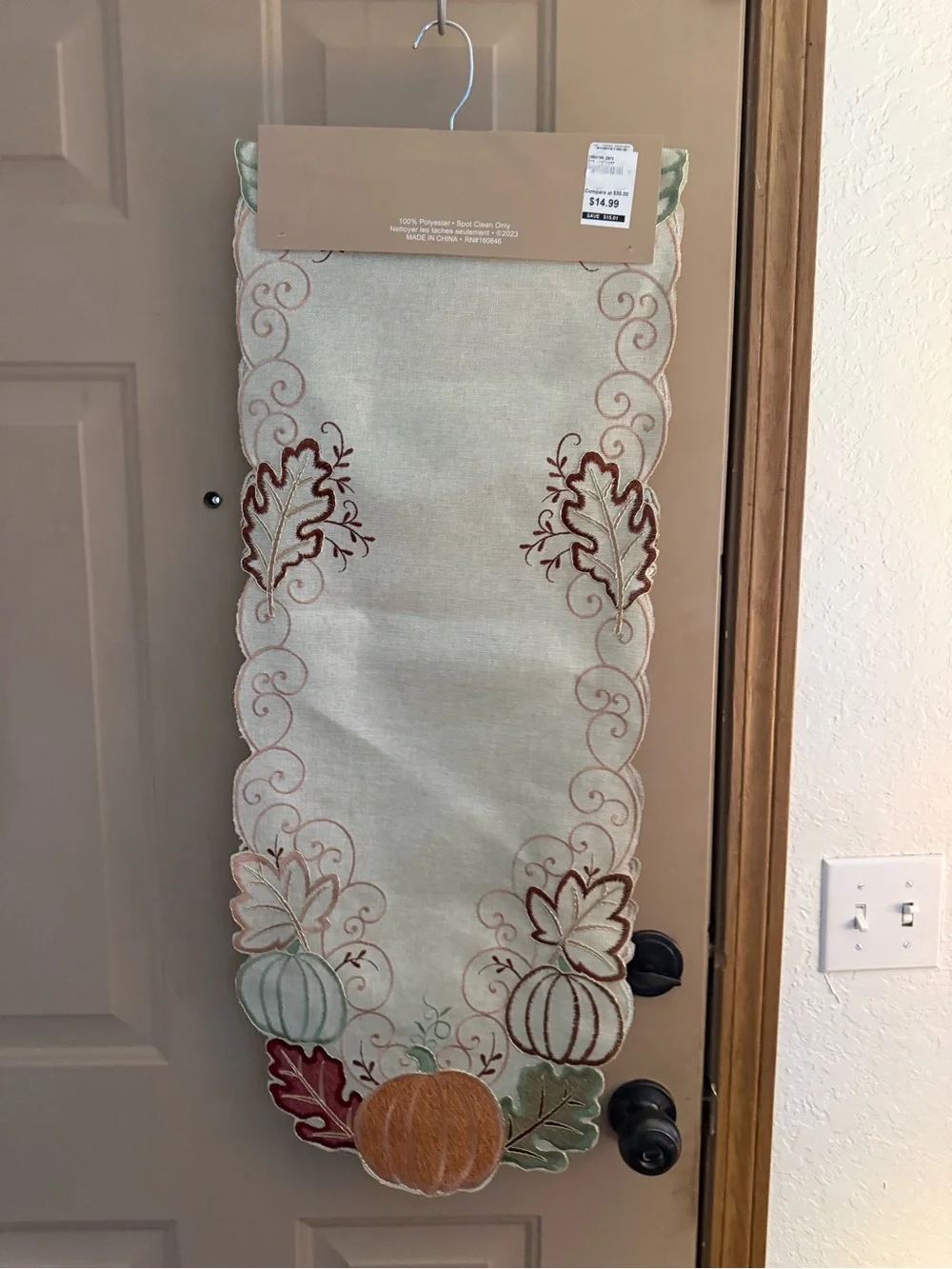 Cream Embroidered Pumpkin Table Runner with Autumn Leaves